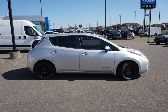 Used 2015 Nissan LEAF S with VIN 1N4AZ0CP7FC334929 for sale in Lakeville, Minnesota