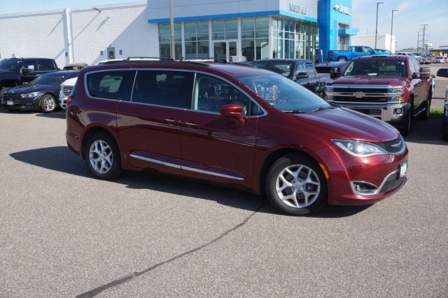 Used 2017 Chrysler Pacifica Touring-L with VIN 2C4RC1BG0HR703386 for sale in Lakeville, Minnesota
