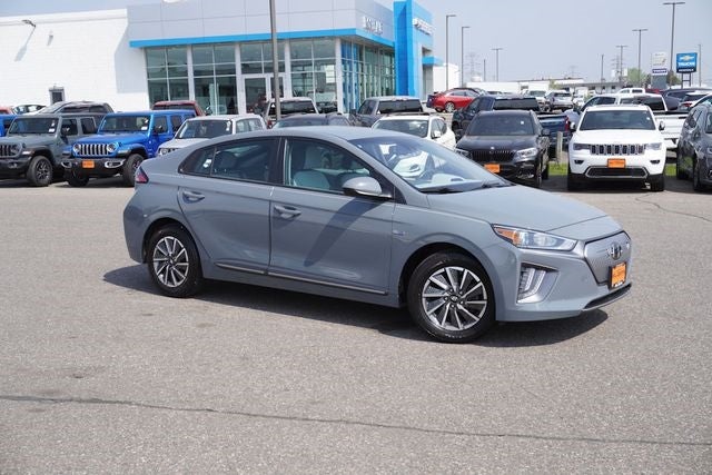 Used 2020 Hyundai IONIQ SE with VIN KMHC75LJ4LU062116 for sale in Lakeville, MN