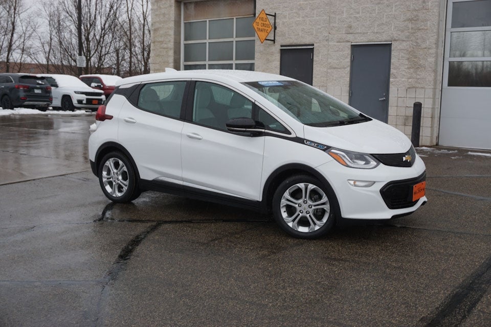 Used 2018 Chevrolet Bolt EV LT with VIN 1G1FW6S0XJ4133487 for sale in Lakeville, MN