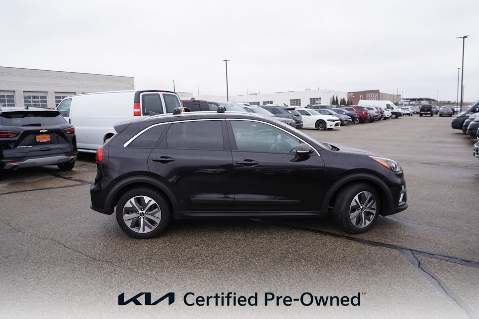 Certified 2022 Kia Niro EX Premium with VIN KNDCE3LG3N5146055 for sale in Lakeville, MN